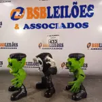 LOTE 433 - 03 BONECOS HORRIPILOIDE. (NO ESTADO) ATENÇÃO! FAZER A VISITAÇÃO ANTES DE ARREMATAR, NÃO SABEMOS SE FUNCIONA. LEILÃO NÃO TEM GARANTIA E NEM DEVOLUÇÃO, SUJEITO A POSSÍVEIS AVARIAS VISÍVEIS/OCULTAS E/OU AUSÊNCIA DE COMPONENTES.