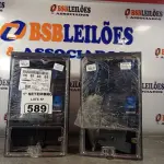 LOTE 589 - 02 QUADROS PARA MEDIDOR DE ENERGIA. (NO ESTADO) ATENÇÃO! FAZER A VISITAÇÃO ANTES DE ARREMATAR, NÃO SABEMOS SE FUNCIONA. LEILÃO NÃO TEM GARANTIA E NEM DEVOLUÇÃO, SUJEITO A POSSÍVEIS AVARIAS VISÍVEIS/OCULTAS E/OU AUSÊNCIA DE COMPONENTES.