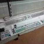 LOTE 577 - 02 LUMINÁRIAS E VÁRIAS LÂMPADAS FLUORESCENTES TUBULAR MARCAS E MODELOS DIVERSOS. (NO ESTADO) ATENÇÃO! FAZER A VISITAÇÃO ANTES DE ARREMATAR, NÃO SABEMOS SE FUNCIONA. LEILÃO NÃO TEM GARANTIA E NEM DEVOLUÇÃO, SUJEITO A POSSÍVEIS AVARIAS VISÍVEIS/OCULTAS E/OU AUSÊNCIA DE COMPONENTES.