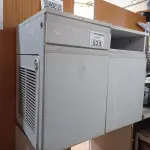 LOTE 533 - 01 MESA BAIXA E 02 ARMÁRIOS PORTA CPU. (NO ESTADO) ATENÇÃO! FAZER A VISITAÇÃO ANTES DE ARREMATAR, NÃO SABEMOS SE FUNCIONA. LEILÃO NÃO TEM GARANTIA E NEM DEVOLUÇÃO, SUJEITO A POSSÍVEIS AVARIAS VISÍVEIS/OCULTAS E/OU AUSÊNCIA DE COMPONENTES.