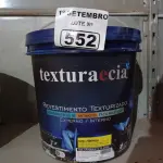 LOTE 552 - 01 BALDE DE REVESTIMENTO TEXTURIZADO HIDRORREPELENTE ANTIMOFO COR BRANCO BASE 25KG. (NO ESTADO) ATENÇÃO! FAZER A VISITAÇÃO ANTES DE ARREMATAR, NÃO SABEMOS SE FUNCIONA. LEILÃO NÃO TEM GARANTIA E NEM DEVOLUÇÃO, SUJEITO A POSSÍVEIS AVARIAS VISÍVEIS/OCULTAS E/OU AUSÊNCIA DE COMPONENTES.
