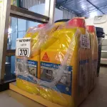 LOTE 370 - 04 GALÕES DE SIKANOL ALVENARIA 3,6L, ADITIVO PLASTIFICANTE PARA ARGAMASSA DE ASSENTAMENTO E REBOCO. (NO ESTADO) ATENÇÃO! FAZER A VISITAÇÃO ANTES DE ARREMATAR, NÃO SABEMOS SE FUNCIONA. LEILÃO NÃO TEM GARANTIA E NEM DEVOLUÇÃO, SUJEITO A POSSÍVEIS AVARIAS VISÍVEIS/OCULTAS E/OU AUSÊNCIA DE COMPONENTES.