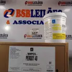 LOTE 557 - 01 CAIXA DE PEROXY 4D, DESINFETANTE HOSPITALAR PARA SUPERFÍCIES FIXAS E ARTIGOS NÃO CRÍTICOS COM 06 POTES CADA. (NO ESTADO) ATENÇÃO! FAZER A VISITAÇÃO ANTES DE ARREMATAR, NÃO SABEMOS SE FUNCIONA. LEILÃO NÃO TEM GARANTIA E NEM DEVOLUÇÃO, SUJEITO A POSSÍVEIS AVARIAS VISÍVEIS/OCULTAS E/OU AUSÊNCIA DE COMPONENTES.