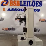 LOTE 476 - 01 MICROSCÓPIO. (NO ESTADO) ATENÇÃO! FAZER A VISITAÇÃO ANTES DE ARREMATAR, NÃO SABEMOS SE FUNCIONA. LEILÃO NÃO TEM GARANTIA E NEM DEVOLUÇÃO, SUJEITO A POSSÍVEIS AVARIAS VISÍVEIS/OCULTAS E/OU AUSÊNCIA DE COMPONENTES.