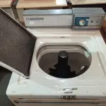 LOTE 525 - 01 LAVADORA DE ROUPAS MARCA BRASTEMP. (NO ESTADO) ATENÇÃO! FAZER A VISITAÇÃO ANTES DE ARREMATAR, NÃO SABEMOS SE FUNCIONA. LEILÃO NÃO TEM GARANTIA E NEM DEVOLUÇÃO, SUJEITO A POSSÍVEIS AVARIAS VISÍVEIS/OCULTAS E/OU AUSÊNCIA DE COMPONENTES.