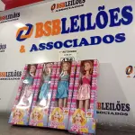 LOTE 436 - 04 BONECAS BELINDA. (NO ESTADO) ATENÇÃO! FAZER A VISITAÇÃO ANTES DE ARREMATAR, NÃO SABEMOS SE FUNCIONA. LEILÃO NÃO TEM GARANTIA E NEM DEVOLUÇÃO, SUJEITO A POSSÍVEIS AVARIAS VISÍVEIS/OCULTAS E/OU AUSÊNCIA DE COMPONENTES.