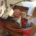 LOTE 531 - 01 COMPRESSOR DE AR COM MOTOR MONOFÁSICO DE 1CV. (NO ESTADO) ATENÇÃO! FAZER A VISITAÇÃO ANTES DE ARREMATAR, NÃO SABEMOS SE FUNCIONA. LEILÃO NÃO TEM GARANTIA E NEM DEVOLUÇÃO, SUJEITO A POSSÍVEIS AVARIAS VISÍVEIS/OCULTAS E/OU AUSÊNCIA DE COMPONENTES.