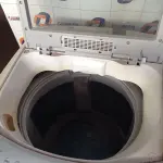 LOTE 351 - 01 MÁQUINA DE LAVAR ROUPAS MARCA PANASONIC CAPACIDADE 14KG 220V. (NO ESTADO) ATENÇÃO! FAZER A VISITAÇÃO ANTES DE ARREMATAR, NÃO SABEMOS SE FUNCIONA. LEILÃO NÃO TEM GARANTIA E NEM DEVOLUÇÃO, SUJEITO A POSSÍVEIS AVARIAS VISÍVEIS/OCULTAS E/OU AUSÊNCIA DE COMPONENTES.