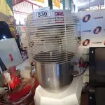 LOTE 530 - 01 MASSEIRA INDUSTRIAL MARCA GPANIS MODELO BP18C. (NO ESTADO) ATENÇÃO! FAZER A VISITAÇÃO ANTES DE ARREMATAR, NÃO SABEMOS SE FUNCIONA. LEILÃO NÃO TEM GARANTIA E NEM DEVOLUÇÃO, SUJEITO A POSSÍVEIS AVARIAS VISÍVEIS/OCULTAS E/OU AUSÊNCIA DE COMPONENTES.