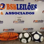LOTE 373 - 01 BOLA DE BASQUETE E 02 BOLAS DE FUTEBOL. (NO ESTADO) ATENÇÃO! FAZER A VISITAÇÃO ANTES DE ARREMATAR, NÃO SABEMOS SE FUNCIONA. LEILÃO NÃO TEM GARANTIA E NEM DEVOLUÇÃO, SUJEITO A POSSÍVEIS AVARIAS VISÍVEIS/OCULTAS E/OU AUSÊNCIA DE COMPONENTES.