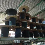 LOTE 538 - 01 LOTE COM VÁRIOS RECORTES DE FIBRA ÓTICA. (NO ESTADO) ATENÇÃO! FAZER A VISITAÇÃO ANTES DE ARREMATAR, NÃO SABEMOS SE FUNCIONA. LEILÃO NÃO TEM GARANTIA E NEM DEVOLUÇÃO, SUJEITO A POSSÍVEIS AVARIAS VISÍVEIS/OCULTAS E/OU AUSÊNCIA DE COMPONENTES.