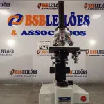 LOTE 476 - 01 MICROSCÓPIO. (NO ESTADO) ATENÇÃO! FAZER A VISITAÇÃO ANTES DE ARREMATAR, NÃO SABEMOS SE FUNCIONA. LEILÃO NÃO TEM GARANTIA E NEM DEVOLUÇÃO, SUJEITO A POSSÍVEIS AVARIAS VISÍVEIS/OCULTAS E/OU AUSÊNCIA DE COMPONENTES.