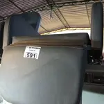 LOTE 591 - 01 POLTRONA PARA DESCANSO. (NO ESTADO) ATENÇÃO! FAZER A VISITAÇÃO ANTES DE ARREMATAR, NÃO SABEMOS SE FUNCIONA. LEILÃO NÃO TEM GARANTIA E NEM DEVOLUÇÃO, SUJEITO A POSSÍVEIS AVARIAS VISÍVEIS/OCULTAS E/OU AUSÊNCIA DE COMPONENTES.