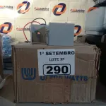LOTE 290 - 03 CAIXAS DE REATORES PARA LÂMPADAS DE VAPOR METÁLICO 150W. (NO ESTADO) ATENÇÃO! FAZER A VISITAÇÃO ANTES DE ARREMATAR, NÃO SABEMOS SE FUNCIONA. LEILÃO NÃO TEM GARANTIA E NEM DEVOLUÇÃO, SUJEITO A POSSÍVEIS AVARIAS VISÍVEIS/OCULTAS E/OU AUSÊNCIA DE COMPONENTES.