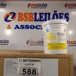 LOTE 588 - 01 CAIXA DE PEROXY 4D, DESINFETANTE HOSPITALAR PARA SUPERFÍCIES FIXAS E ARTIGOS NÃO CRÍTICOS COM 06 POTES CADA. (NO ESTADO) ATENÇÃO! FAZER A VISITAÇÃO ANTES DE ARREMATAR, NÃO SABEMOS SE FUNCIONA. LEILÃO NÃO TEM GARANTIA E NEM DEVOLUÇÃO, SUJEITO A POSSÍVEIS AVARIAS VISÍVEIS/OCULTAS E/OU AUSÊNCIA DE COMPONENTES.