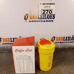 LOTE 270 - 01 COPO PARA CAFÉ. (NO ESTADO) ATENÇÃO! FAZER A VISITAÇÃO ANTES DE ARREMATAR, NÃO SABEMOS SE FUNCIONA. LEILÃO NÃO TEM GARANTIA E NEM DEVOLUÇÃO, SUJEITO A POSSÍVEIS AVARIAS VISÍVEIS/OCULTAS E/OU AUSÊNCIA DE COMPONENTES.