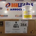 LOTE 354 - 01 CAIXA DE PEROXY 4D, DESINFETANTE HOSPITALAR PARA SUPERFÍCIES FIXAS E ARTIGOS NÃO CRÍTICOS COM 06 POTES CADA. (NO ESTADO) ATENÇÃO! FAZER A VISITAÇÃO ANTES DE ARREMATAR, NÃO SABEMOS SE FUNCIONA. LEILÃO NÃO TEM GARANTIA E NEM DEVOLUÇÃO, SUJEITO A POSSÍVEIS AVARIAS VISÍVEIS/OCULTAS E/OU AUSÊNCIA DE COMPONENTES.