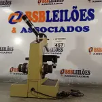 LOTE 457 - 01 MICROSCÓPIO. (NO ESTADO) ATENÇÃO! FAZER A VISITAÇÃO ANTES DE ARREMATAR, NÃO SABEMOS SE FUNCIONA. LEILÃO NÃO TEM GARANTIA E NEM DEVOLUÇÃO, SUJEITO A POSSÍVEIS AVARIAS VISÍVEIS/OCULTAS E/OU AUSÊNCIA DE COMPONENTES.