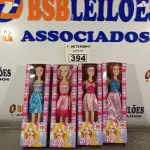 LOTE 394 - 04 BONECAS BELINDA. (NO ESTADO) ATENÇÃO! FAZER A VISITAÇÃO ANTES DE ARREMATAR, NÃO SABEMOS SE FUNCIONA. LEILÃO NÃO TEM GARANTIA E NEM DEVOLUÇÃO, SUJEITO A POSSÍVEIS AVARIAS VISÍVEIS/OCULTAS E/OU AUSÊNCIA DE COMPONENTES.