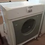 LOTE 523 - 01 SECADORA DE ROUPAS MARCA BRASTEMP 220V. (NO ESTADO) ATENÇÃO! FAZER A VISITAÇÃO ANTES DE ARREMATAR, NÃO SABEMOS SE FUNCIONA. LEILÃO NÃO TEM GARANTIA E NEM DEVOLUÇÃO, SUJEITO A POSSÍVEIS AVARIAS VISÍVEIS/OCULTAS E/OU AUSÊNCIA DE COMPONENTES.