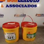 LOTE 321 - 02 BALDES DE SIKACRYL-203, SELANTE ACRÍLICO FLEXÍVEL 5KG. (NO ESTADO) ATENÇÃO! FAZER A VISITAÇÃO ANTES DE ARREMATAR, NÃO SABEMOS SE FUNCIONA. LEILÃO NÃO TEM GARANTIA E NEM DEVOLUÇÃO, SUJEITO A POSSÍVEIS AVARIAS VISÍVEIS/OCULTAS E/OU AUSÊNCIA DE COMPONENTES.