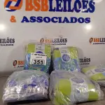 LOTE 355 - 05 PACOTES DE LUVAS DE LÁTEX SILVER TAMANHO “P”. (NO ESTADO) ATENÇÃO! FAZER A VISITAÇÃO ANTES DE ARREMATAR, NÃO SABEMOS SE FUNCIONA. LEILÃO NÃO TEM GARANTIA E NEM DEVOLUÇÃO, SUJEITO A POSSÍVEIS AVARIAS VISÍVEIS/OCULTAS E/OU AUSÊNCIA DE COMPONENTES.