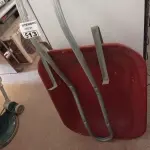 LOTE 513 - 03 PEÇAS PARA CARRINHO DE MÃO. (NO ESTADO) ATENÇÃO! FAZER A VISITAÇÃO ANTES DE ARREMATAR, NÃO SABEMOS SE FUNCIONA. LEILÃO NÃO TEM GARANTIA E NEM DEVOLUÇÃO, SUJEITO A POSSÍVEIS AVARIAS VISÍVEIS/OCULTAS E/OU AUSÊNCIA DE COMPONENTES.