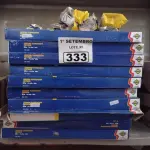 LOTE 333 - 10 LÂMPADAS FLUORESCENTES CIRCULAR 40W 110-220V E 10 REATORES DIVERSOS. (NO ESTADO) ATENÇÃO! FAZER A VISITAÇÃO ANTES DE ARREMATAR, NÃO SABEMOS SE FUNCIONA. LEILÃO NÃO TEM GARANTIA E NEM DEVOLUÇÃO, SUJEITO A POSSÍVEIS AVARIAS VISÍVEIS/OCULTAS E/OU AUSÊNCIA DE COMPONENTES.