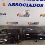 LOTE 158 - 02 PROJETORES MULTIMIDIA MARCAS EPSON. (NO ESTADO) ATENÇÃO! FAZER A VISITAÇÃO ANTES DE ARREMATAR, NÃO SABEMOS SE FUNCIONA. LEILÃO NÃO TEM GARANTIA E NEM DEVOLUÇÃO, SUJEITO A POSSÍVEIS AVARIAS VISÍVEIS/OCULTAS E/OU AUSÊNCIA DE COMPONENTES.