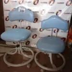 LOTE 209 - 02 BANQUETAS PARA CADEIRA DE DENTISTA. (NO ESTADO) ATENÇÃO! FAZER A VISITAÇÃO ANTES DE ARREMATAR, NÃO SABEMOS SE FUNCIONA. LEILÃO NÃO TEM GARANTIA E NEM DEVOLUÇÃO, SUJEITO A POSSÍVEIS AVARIAS VISÍVEIS/OCULTAS E/OU AUSÊNCIA DE COMPONENTES.