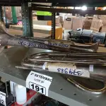 LOTE 191 - 03 INSTRUMENTOS MUSICAIS. (NO ESTADO) ATENÇÃO! FAZER A VISITAÇÃO ANTES DE ARREMATAR, NÃO SABEMOS SE FUNCIONA. LEILÃO NÃO TEM GARANTIA E NEM DEVOLUÇÃO, SUJEITO A POSSÍVEIS AVARIAS VISÍVEIS/OCULTAS E/OU AUSÊNCIA DE COMPONENTES.
