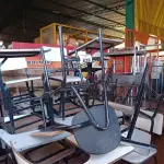 LOTE 629 - 12 CADEIRAS ESCOLAR. (NO ESTADO) ATENÇÃO! FAZER A VISITAÇÃO ANTES DE ARREMATAR, NÃO SABEMOS SE FUNCIONA. LEILÃO NÃO TEM GARANTIA E NEM DEVOLUÇÃO, SUJEITO A POSSÍVEIS AVARIAS VISÍVEIS/OCULTAS E/OU AUSÊNCIA DE COMPONENTES.