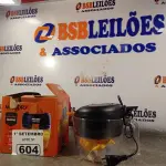 LOTE 604 - 01 ESPREMEDOR FRUITMAX MALLORY 1,20L DE CAPACIDADE 127V. (NO ESTADO) ATENÇÃO! FAZER A VISITAÇÃO ANTES DE ARREMATAR, NÃO SABEMOS SE FUNCIONA. LEILÃO NÃO TEM GARANTIA E NEM DEVOLUÇÃO, SUJEITO A POSSÍVEIS AVARIAS VISÍVEIS/OCULTAS E/OU AUSÊNCIA DE COMPONENTES.