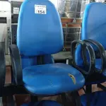 LOTE 154 - 01 LONGARINA DE 03 LUGARES. (NO ESTADO) ATENÇÃO! FAZER A VISITAÇÃO ANTES DE ARREMATAR, NÃO SABEMOS SE FUNCIONA. LEILÃO NÃO TEM GARANTIA E NEM DEVOLUÇÃO, SUJEITO A POSSÍVEIS AVARIAS VISÍVEIS/OCULTAS E/OU AUSÊNCIA DE COMPONENTES.
