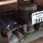 LOTE 241 - 01 BOMBA D’AGUA E 02 MOTORES ELÉTRICOS. (NO ESTADO) ATENÇÃO! FAZER A VISITAÇÃO ANTES DE ARREMATAR, NÃO SABEMOS SE FUNCIONA. LEILÃO NÃO TEM GARANTIA E NEM DEVOLUÇÃO, SUJEITO A POSSÍVEIS AVARIAS VISÍVEIS/OCULTAS E/OU AUSÊNCIA DE COMPONENTES.