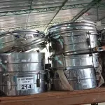 LOTE 214 - 01 LOTE COM VÁRIOS INSTRUMENTOS MUSICAIS COM AVARIAS. (NO ESTADO) ATENÇÃO! FAZER A VISITAÇÃO ANTES DE ARREMATAR, NÃO SABEMOS SE FUNCIONA. LEILÃO NÃO TEM GARANTIA E NEM DEVOLUÇÃO, SUJEITO A POSSÍVEIS AVARIAS VISÍVEIS/OCULTAS E/OU AUSÊNCIA DE COMPONENTES.