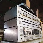 LOTE 059 - 02 APARELHOS DE DVD MARCAS E MODELOS DIVERSOS, 01 STÉREO INTEGRATED AMPLIFIER X-10, 01 AM/FM STÉREO TUNER SX-10 E 01 STÉREO CASSETE DECK DX-20 MARCAS CCE. (NO ESTADO) ATENÇÃO! FAZER A VISITAÇÃO ANTES DE ARREMATAR, NÃO SABEMOS SE FUNCIONA. LEILÃO NÃO TEM GARANTIA E NEM DEVOLUÇÃO, SUJEITO A POSSÍVEIS AVARIAS VISÍVEIS/OCULTAS E/OU AUSÊNCIA DE COMPONENTES.