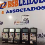 LOTE 039 - 04 ANEMÔMETROS E 04 MEDIDORES DE LUMINOSIDADE. (NO ESTADO) ATENÇÃO! FAZER A VISITAÇÃO ANTES DE ARREMATAR, NÃO SABEMOS SE FUNCIONA. LEILÃO NÃO TEM GARANTIA E NEM DEVOLUÇÃO, SUJEITO A POSSÍVEIS AVARIAS VISÍVEIS/OCULTAS E/OU AUSÊNCIA DE COMPONENTES.