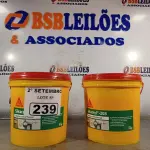 LOTE 239 - 02 BALDES DE SIKACRYL-203, SELANTE ACRÍLICO FLEXÍVEL 5KG. (NO ESTADO) ATENÇÃO! FAZER A VISITAÇÃO ANTES DE ARREMATAR, NÃO SABEMOS SE FUNCIONA. LEILÃO NÃO TEM GARANTIA E NEM DEVOLUÇÃO, SUJEITO A POSSÍVEIS AVARIAS VISÍVEIS/OCULTAS E/OU AUSÊNCIA DE COMPONENTES.