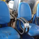 LOTE 244 - 01 LONGARINA DE 03 LUGARES. (NO ESTADO) ATENÇÃO! FAZER A VISITAÇÃO ANTES DE ARREMATAR, NÃO SABEMOS SE FUNCIONA. LEILÃO NÃO TEM GARANTIA E NEM DEVOLUÇÃO, SUJEITO A POSSÍVEIS AVARIAS VISÍVEIS/OCULTAS E/OU AUSÊNCIA DE COMPONENTES.