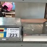 LOTE 223 - 02 BALANÇAS MARCAS E MODELOS DIVERSOS. (NO ESTADO) ATENÇÃO! FAZER A VISITAÇÃO ANTES DE ARREMATAR, NÃO SABEMOS SE FUNCIONA. LEILÃO NÃO TEM GARANTIA E NEM DEVOLUÇÃO, SUJEITO A POSSÍVEIS AVARIAS VISÍVEIS/OCULTAS E/OU AUSÊNCIA DE COMPONENTES.