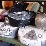 LOTE 151 - 09 APARELHOS DE SOM MARCAS E MODELOS DIVERSOS. (NO ESTADO) ATENÇÃO! FAZER A VISITAÇÃO ANTES DE ARREMATAR, NÃO SABEMOS SE FUNCIONA. LEILÃO NÃO TEM GARANTIA E NEM DEVOLUÇÃO, SUJEITO A POSSÍVEIS AVARIAS VISÍVEIS/OCULTAS E/OU AUSÊNCIA DE COMPONENTES.