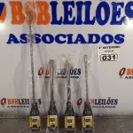 LOTE 031 - 01 KIT BROCAS. (NO ESTADO) ATENÇÃO! FAZER A VISITAÇÃO ANTES DE ARREMATAR, NÃO SABEMOS SE FUNCIONA. LEILÃO NÃO TEM GARANTIA E NEM DEVOLUÇÃO, SUJEITO A POSSÍVEIS AVARIAS VISÍVEIS/OCULTAS E/OU AUSÊNCIA DE COMPONENTES.
