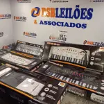 LOTE 617 - 01 LOTE COM VÁRIOS TECLADOS DE BRINQUEDO. (NO ESTADO) ATENÇÃO! FAZER A VISITAÇÃO ANTES DE ARREMATAR, NÃO SABEMOS SE FUNCIONA. LEILÃO NÃO TEM GARANTIA E NEM DEVOLUÇÃO, SUJEITO A POSSÍVEIS AVARIAS VISÍVEIS/OCULTAS E/OU AUSÊNCIA DE COMPONENTES.