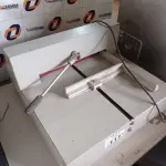 LOTE 111 - 01 GUILHOTINA DE MESA. (NO ESTADO) ATENÇÃO! FAZER A VISITAÇÃO ANTES DE ARREMATAR, NÃO SABEMOS SE FUNCIONA. LEILÃO NÃO TEM GARANTIA E NEM DEVOLUÇÃO, SUJEITO A POSSÍVEIS AVARIAS VISÍVEIS/OCULTAS E/OU AUSÊNCIA DE COMPONENTES.