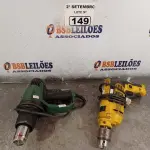 LOTE 149 - 01 SOPRADOR TÉRMICO E 01 PARAFUSADEIRA. (NO ESTADO) ATENÇÃO! FAZER A VISITAÇÃO ANTES DE ARREMATAR, NÃO SABEMOS SE FUNCIONA. LEILÃO NÃO TEM GARANTIA E NEM DEVOLUÇÃO, SUJEITO A POSSÍVEIS AVARIAS VISÍVEIS/OCULTAS E/OU AUSÊNCIA DE COMPONENTES.