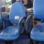 LOTE 142 - 01 LONGARINA DE 03 LUGARES. (NO ESTADO) ATENÇÃO! FAZER A VISITAÇÃO ANTES DE ARREMATAR, NÃO SABEMOS SE FUNCIONA. LEILÃO NÃO TEM GARANTIA E NEM DEVOLUÇÃO, SUJEITO A POSSÍVEIS AVARIAS VISÍVEIS/OCULTAS E/OU AUSÊNCIA DE COMPONENTES.