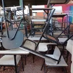 LOTE 629 - 12 CADEIRAS ESCOLAR. (NO ESTADO) ATENÇÃO! FAZER A VISITAÇÃO ANTES DE ARREMATAR, NÃO SABEMOS SE FUNCIONA. LEILÃO NÃO TEM GARANTIA E NEM DEVOLUÇÃO, SUJEITO A POSSÍVEIS AVARIAS VISÍVEIS/OCULTAS E/OU AUSÊNCIA DE COMPONENTES.