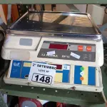 LOTE 148 - 02 BALANÇAS MARCAS E MODELOS DIVERSOS. (NO ESTADO) ATENÇÃO! FAZER A VISITAÇÃO ANTES DE ARREMATAR, NÃO SABEMOS SE FUNCIONA. LEILÃO NÃO TEM GARANTIA E NEM DEVOLUÇÃO, SUJEITO A POSSÍVEIS AVARIAS VISÍVEIS/OCULTAS E/OU AUSÊNCIA DE COMPONENTES.