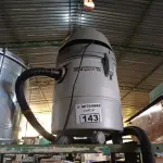 LOTE 143 - 01 ASPIRADOR DE PÓ MARCA PROSDÓCIMO. (NO ESTADO) ATENÇÃO! FAZER A VISITAÇÃO ANTES DE ARREMATAR, NÃO SABEMOS SE FUNCIONA. LEILÃO NÃO TEM GARANTIA E NEM DEVOLUÇÃO, SUJEITO A POSSÍVEIS AVARIAS VISÍVEIS/OCULTAS E/OU AUSÊNCIA DE COMPONENTES.